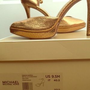 Michael Kors - Gold Sandal - 9.5M